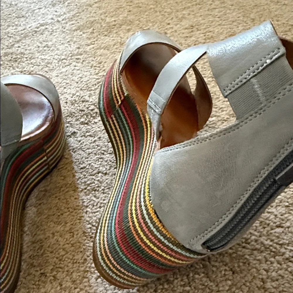 Lucky Brand Gray Strappy Platform Sandals with Multicolor Striped Wedge